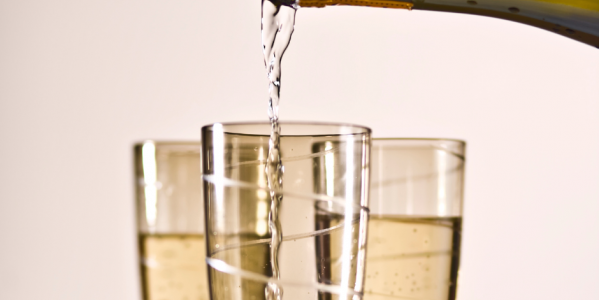 VINOS ESPUMOSOS, CAVAS: HISTORIA, VARIEDADES Y MARIDAJES