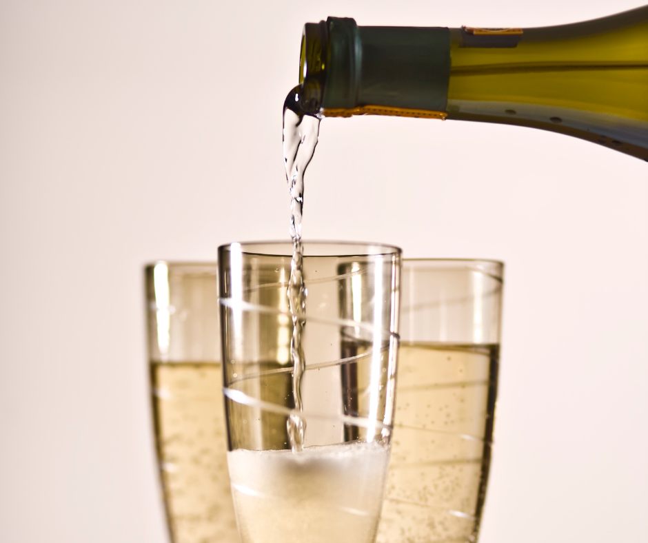 VINOS ESPUMOSOS, CAVAS: HISTORIA, VARIEDADES Y MARIDAJES